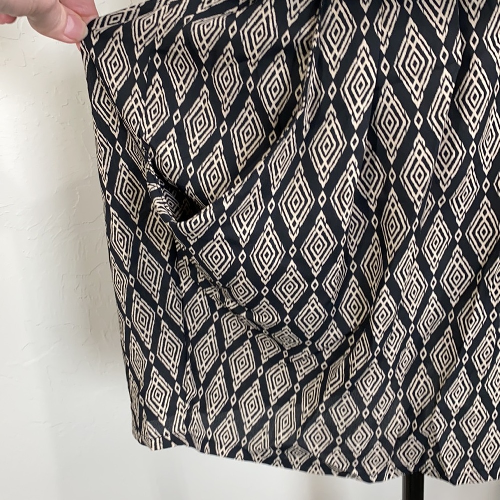 Adorable Patterned Dress - Picture 5 of 10